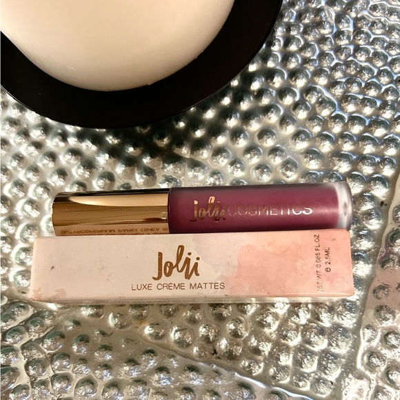 jolii Other - Jolii Luxe Crème Mattes Born In NYC